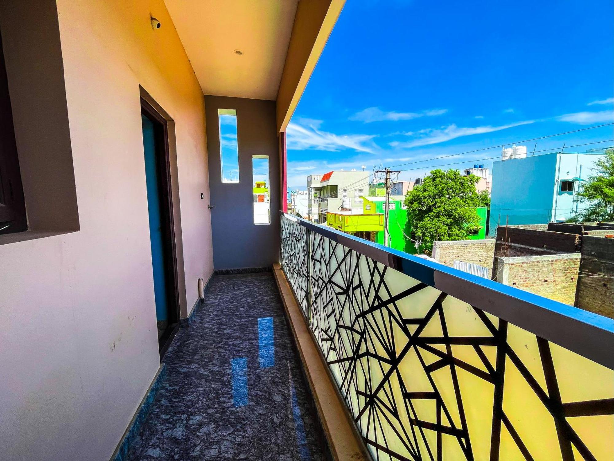 شقة Royal Castle Residency بونديتْشيري المظهر الخارجي الصورة